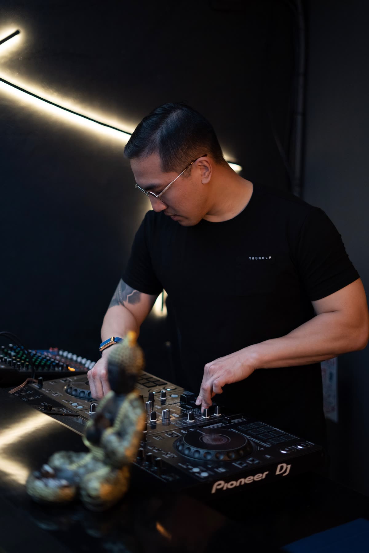 Sean Chi DJing on Pioneer decks